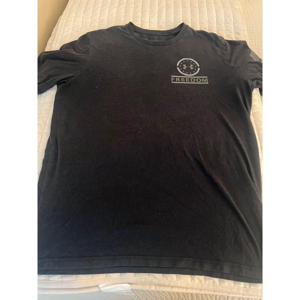 Men’s Under Armour T-Shirt Medium